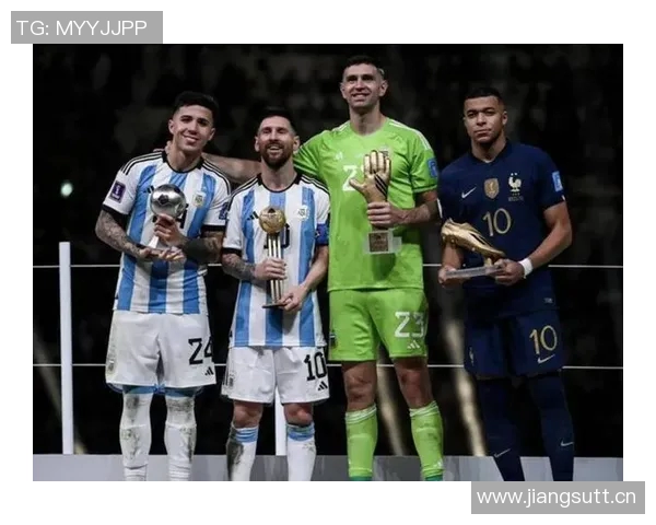 五大联赛球星深夜发文语气耐人寻味疑似正面回应外界热议转会传闻